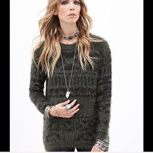 [Forever 21] Fuzzy Aztec geo print sweater